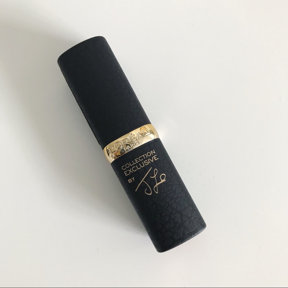 L’Oréal Color Riche Lipstick in J.Lo’s Pure Red - Picture 2 of 5